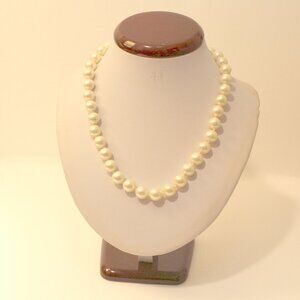 Genuine 10 x 10 mm Natural off Whiter Pearl Necklace 18 Inches